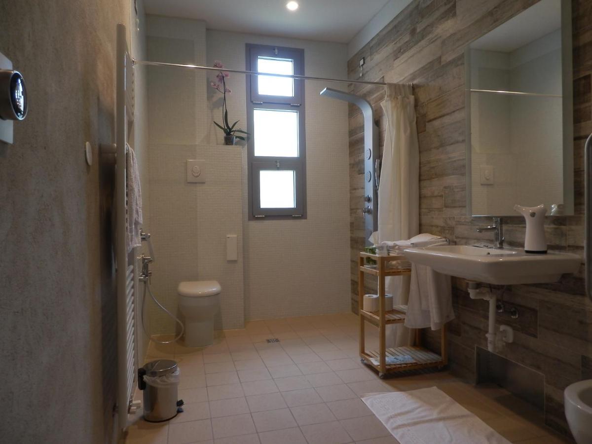 Bed and Breakfast Bb Sharingloft Sirmione Exterior foto